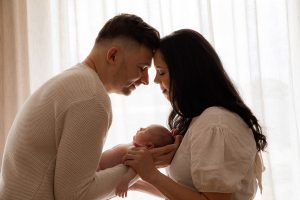 lifestyle family photography newborn